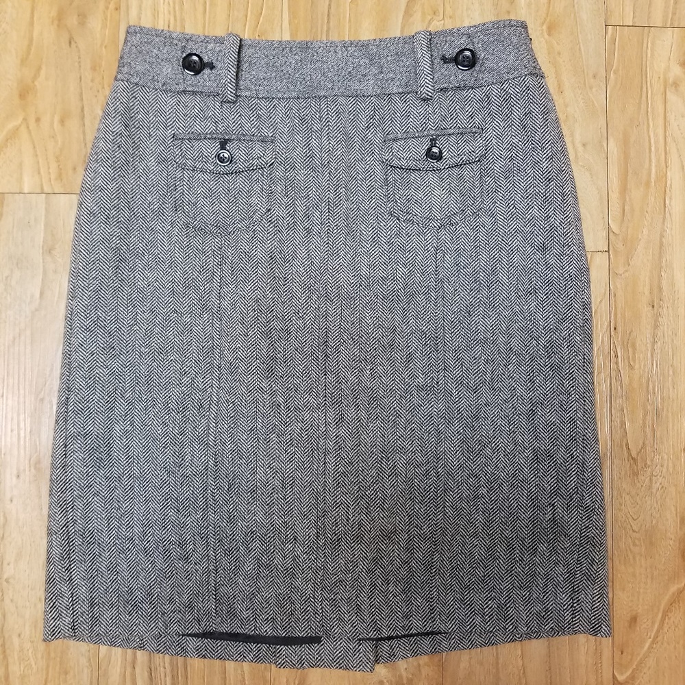 Ann Taylor Black Herringbone Pencil Skirt, Size 2